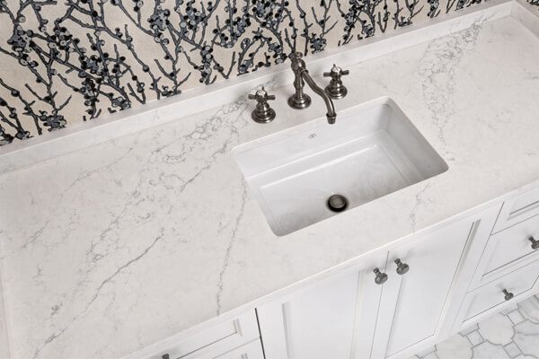 Bàn đá lavabo đá nhân tạo màu trắng vân mây mang đến sự thoải mái tiện nghi cho gia chủ không gian có thẩm mỹ cao.